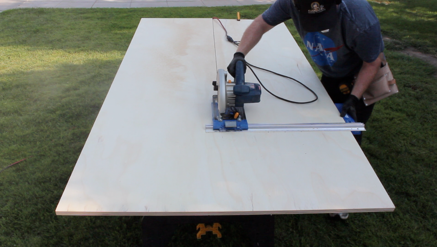 cutting plywood for the workbench top