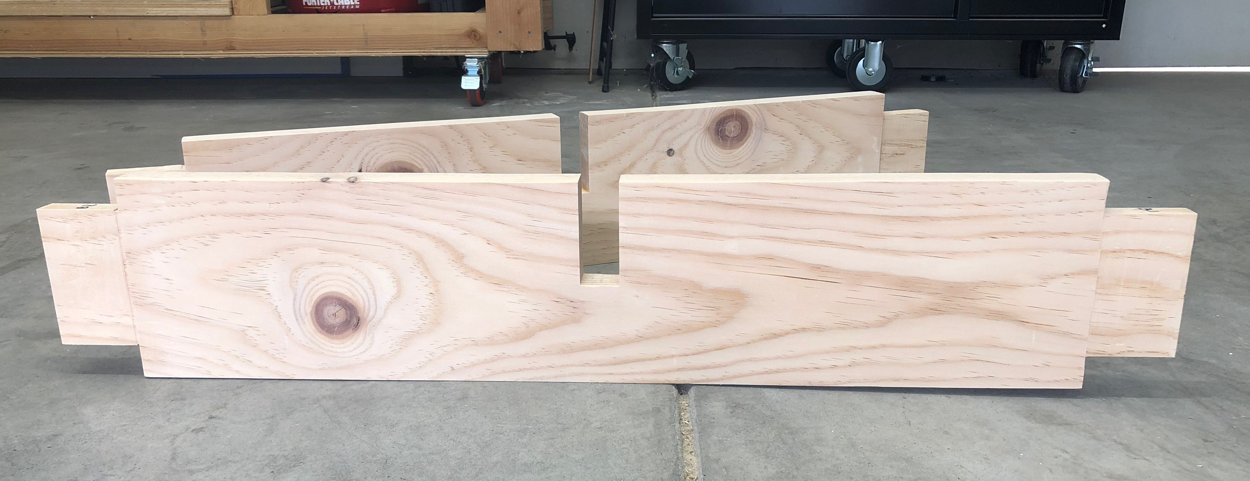 Bottom table stretchers with tenon and lap joints